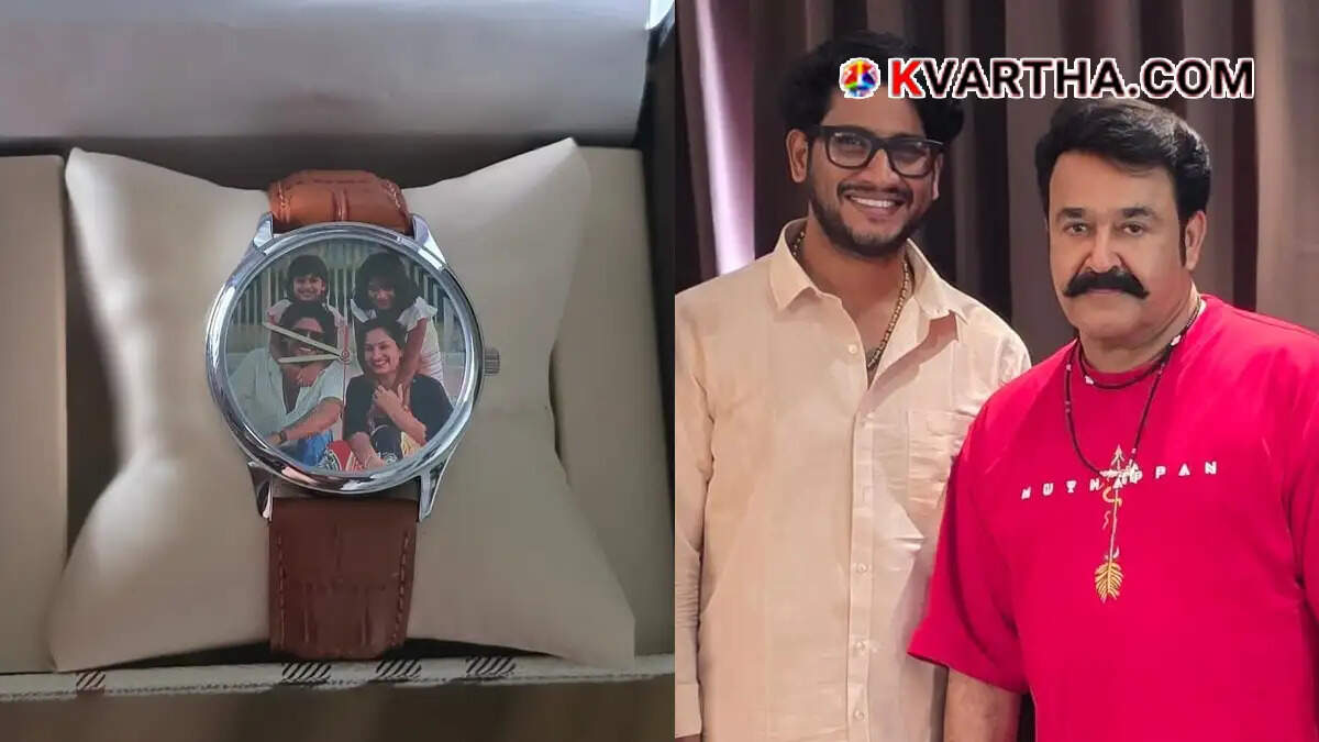 Akhil Marar with actor Mohanlal.