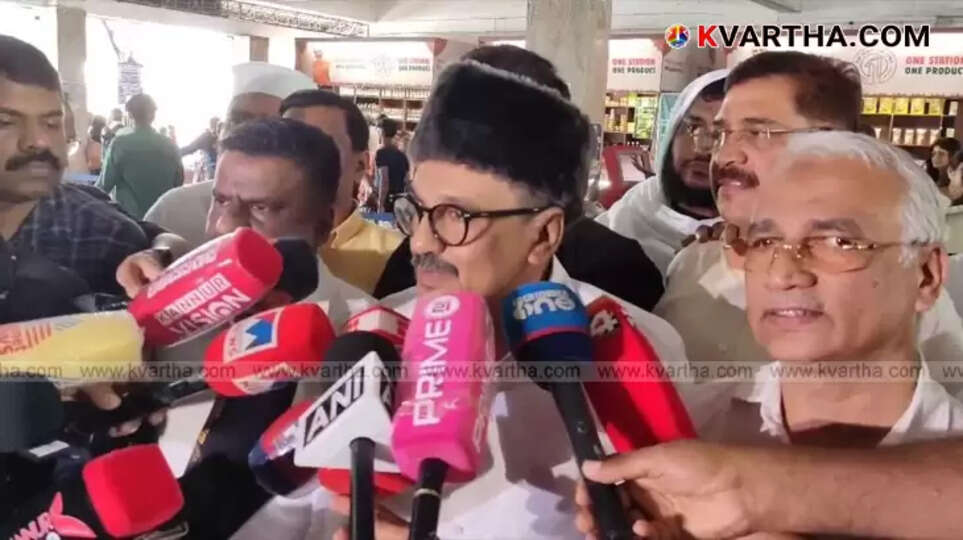Sadikali Shihab Thangal, Muslim League state president, addressing media on Nilambur by-election results.