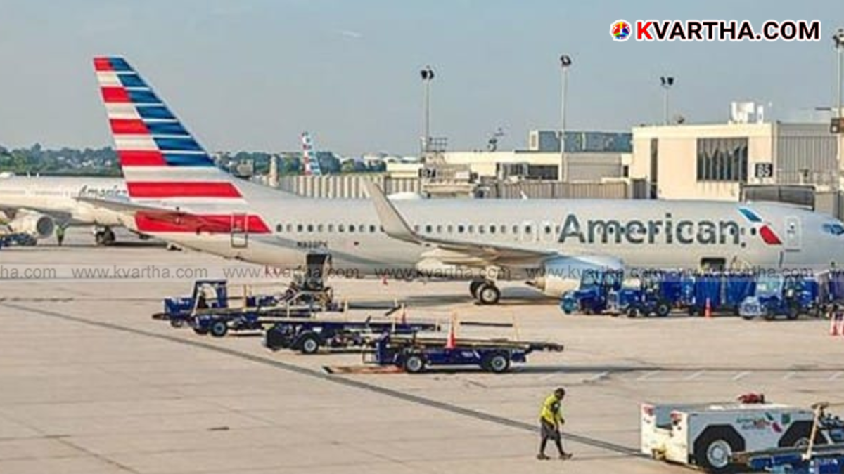 American Airlines plane landing gear bay