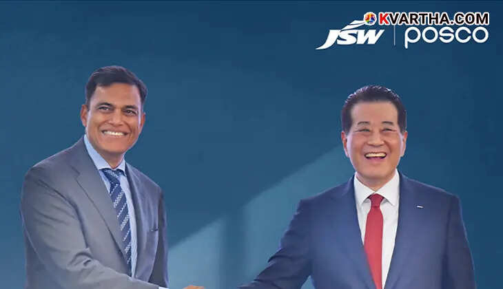 A photo of JSW and POSCO representatives agreeing a deal.