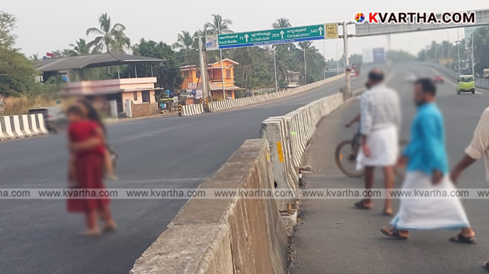 Private buses in Kannur bus stand as the strike is called off.