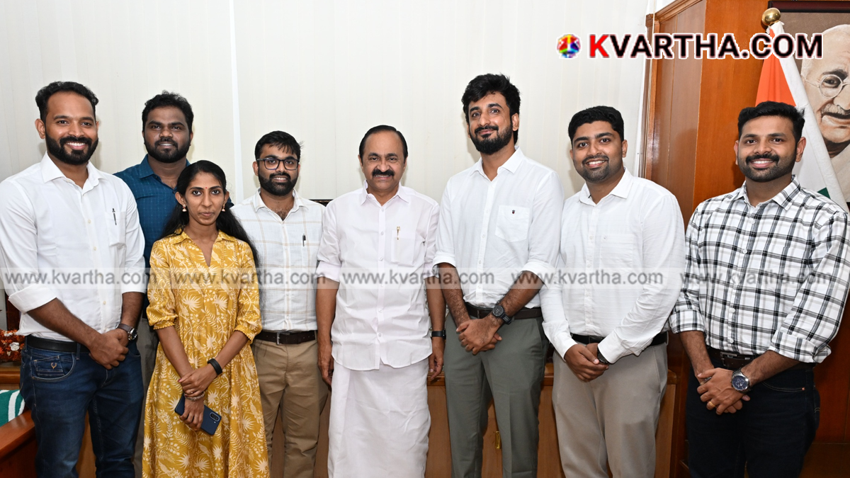 Representational image of Chief Minister V D Satheesan meeting Malayali engineers
