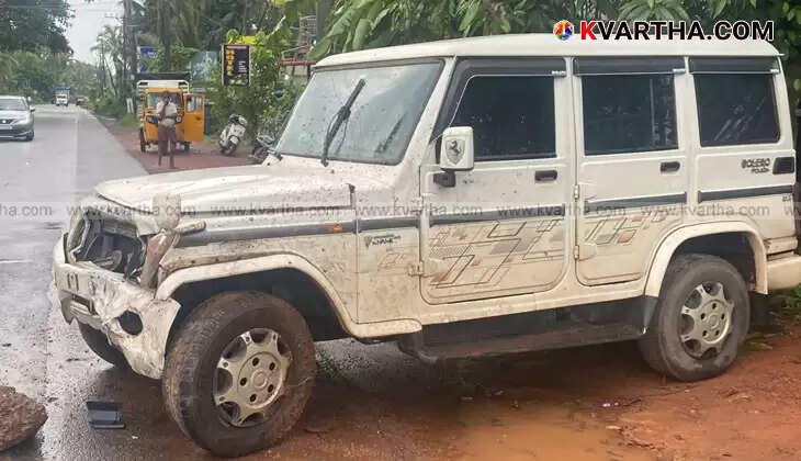 Severely damaged motorcycle after a collision in Kannur.