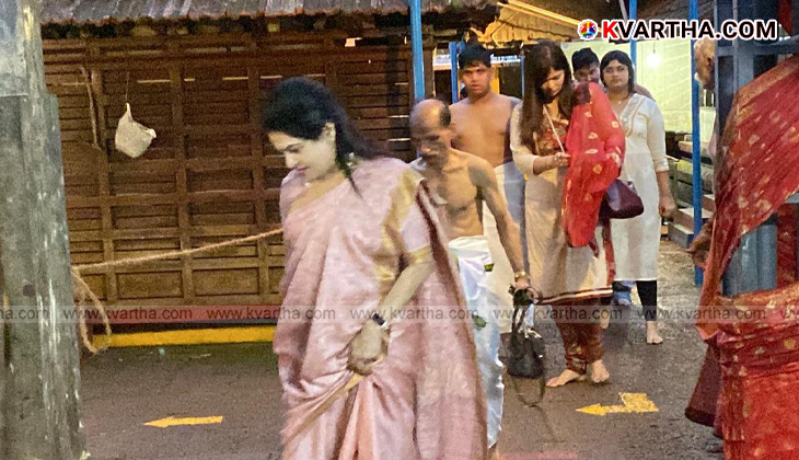 Padmaja Venugopal at Madayikkavu Bhagavathi Temple