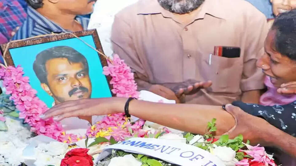 Kuwait fire: Financial assistance handed over to Arun Babu's family,&nbsp;Kuwait Fire, News, Kerala, Help, Thiruvananthapuram