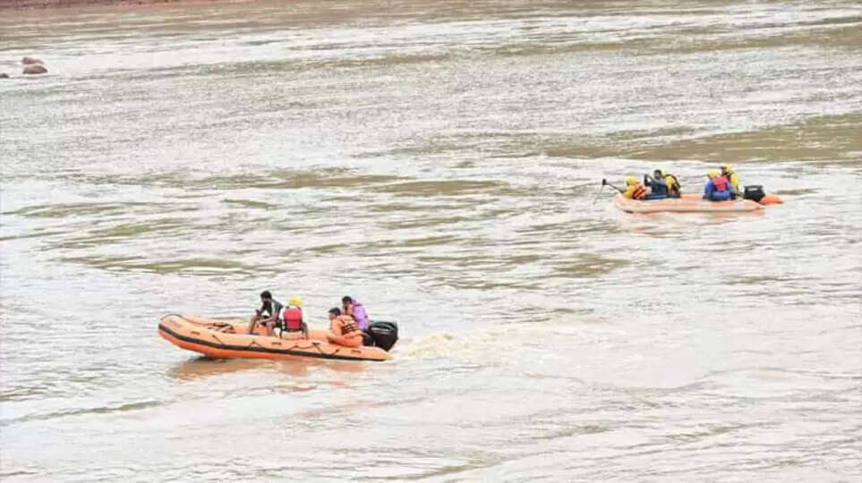 Shirur Landslide: Search for Missing Man Continues, landslide, missing person.