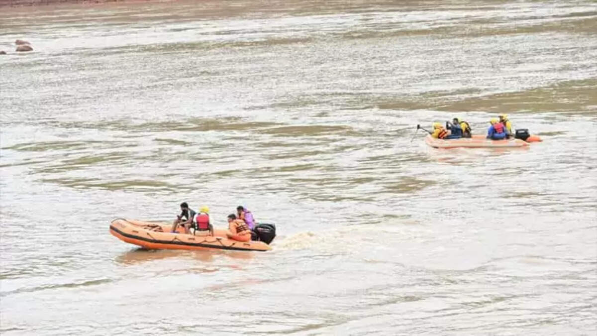 Shirur Landslide: Search for Missing Man Continues, landslide, missing person.