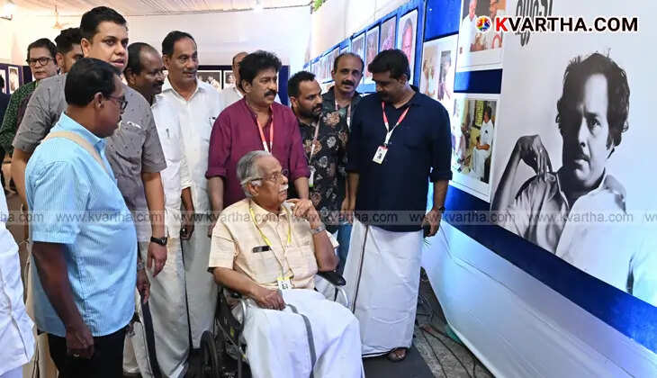 T Padmanabhan speaking at MT Vasudevan Nair tribute event