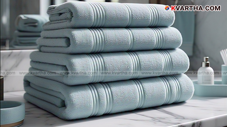  Close-up of a striped towel texture.