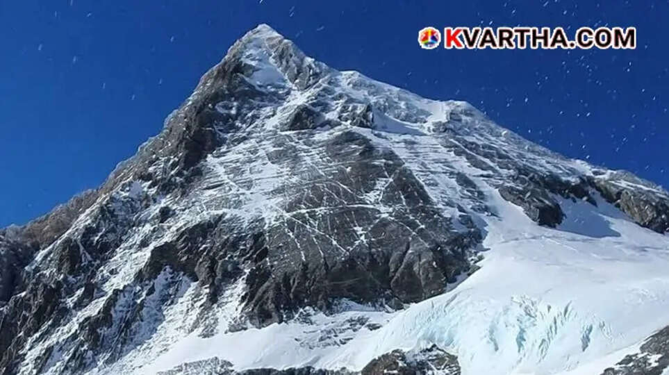 General view of Mount Everest mountain peaks representing climbing locations