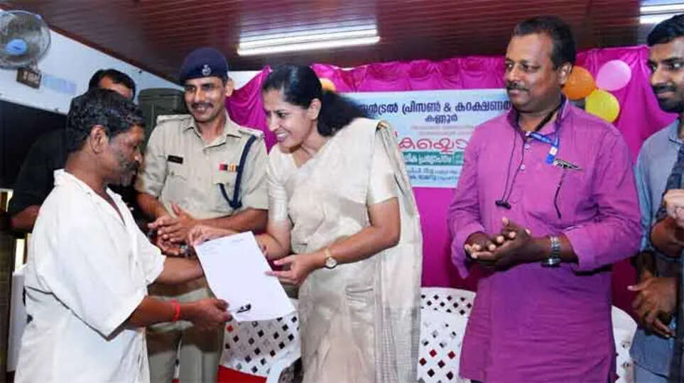 Kannur Jail Bids Farewell to Thumbprints, Embraces Literacy
