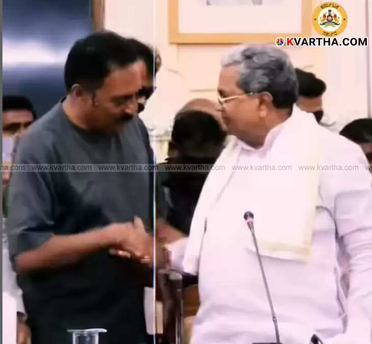 Karnataka Chief Minister Siddaramaiah and actor Prakash Raj.