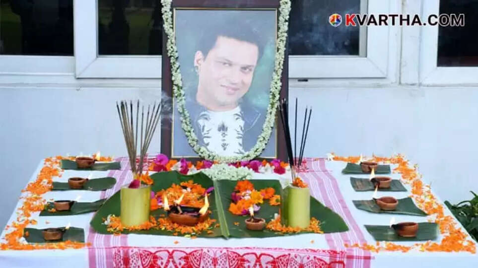 Zubeen Garg's Fan Jumps into Brahmaputra River Unable to Bear the Grief of Singer's Death; Search Continues
