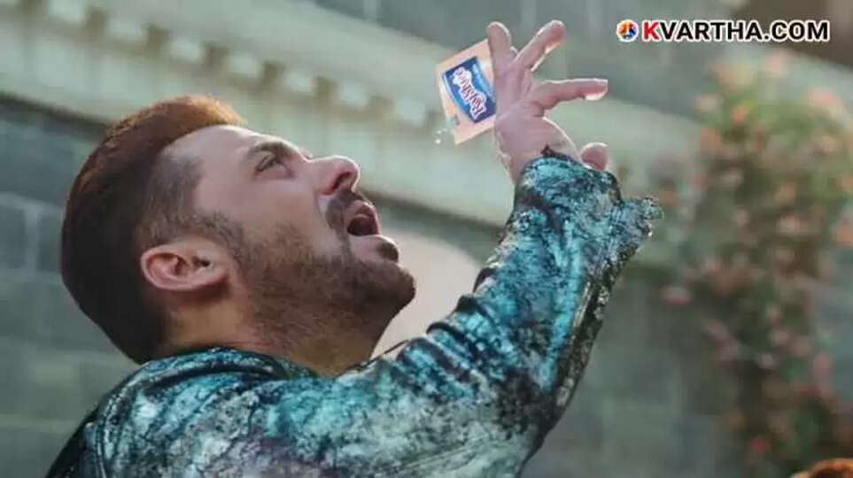 Bollywood actor Salman Khan in a Pan Masala advertisement.