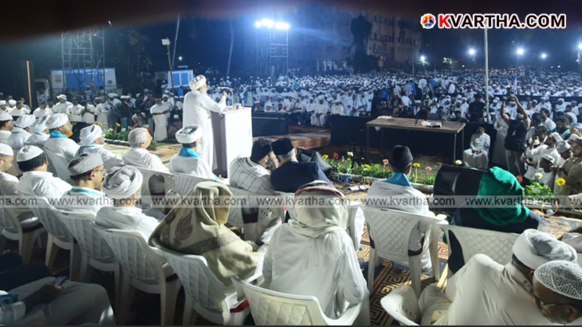 Jifri Muthukkoya Thangal addressing a gathering in Kannur.