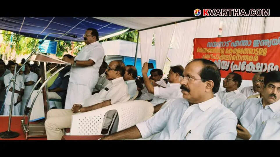 E.P. Jayarajan addressing the protest in Kerala
