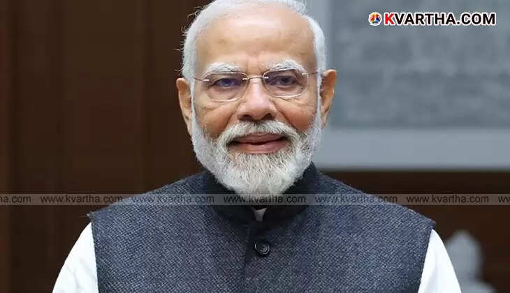  Prime Minister Modi in a meeting with military leaders.