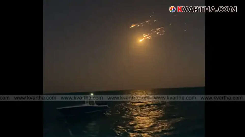 SpaceX Starship exploding in space during test flight