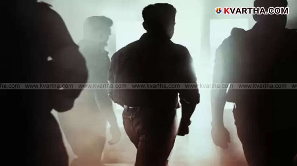  Poster of the Malayalam movie 'Tiki Taka' starring Asif Ali.