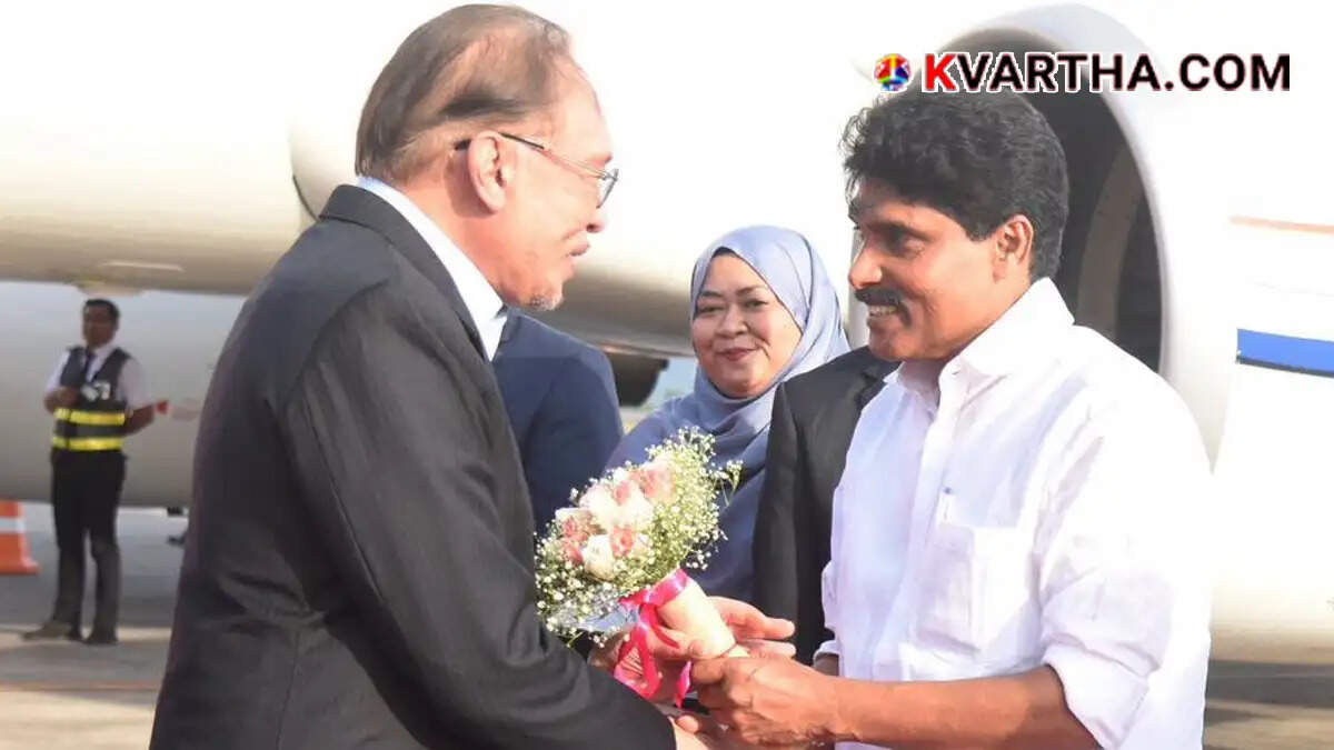 Malaysian Prime Minister Anwar Ibrahim Accorded Warm Welcome at Markaz, Kozhikode; Holds Meeting with Grand Mufti Kanthapuram A.P. Aboobacker Musliyar
