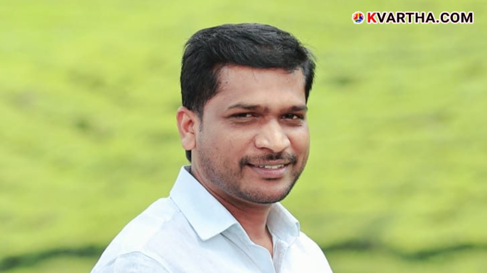 Devikulam MLA A. Raja arguing with revenue officials in Munnar.