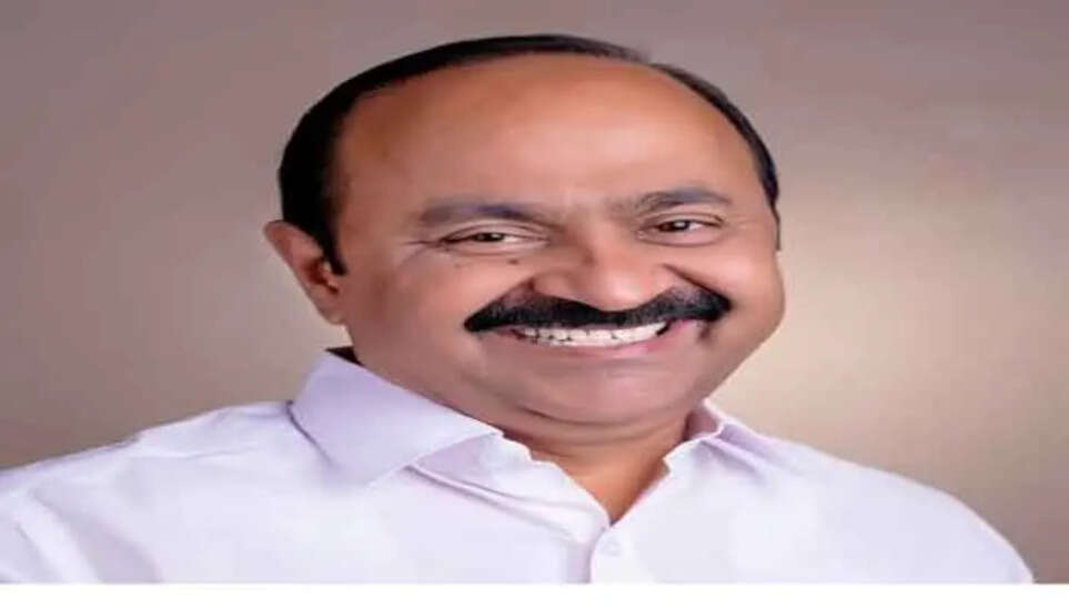 Dharmajan Bolgatty, VD Satheesan, Malayalam actor, journalist, controversy, live TV show, Hema Committee, Assault