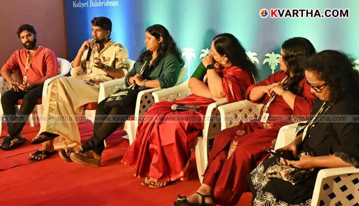 Akhil Maaraar speaking at Thalassery IFF Open Forum