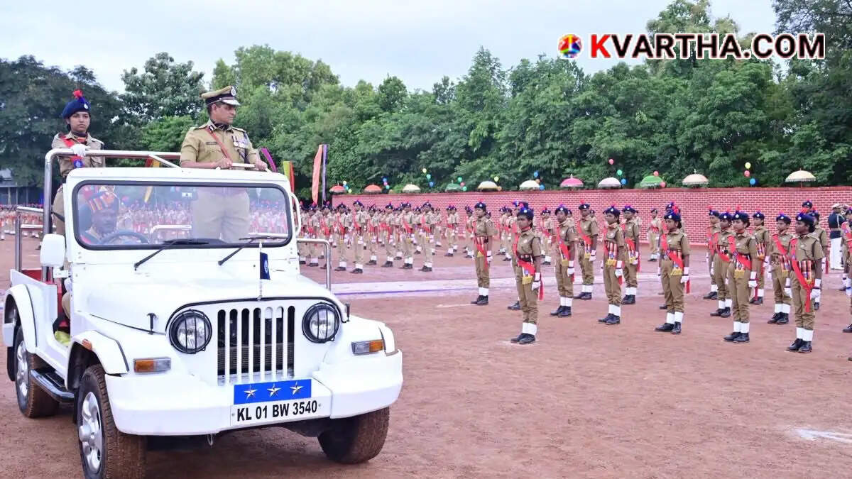 Representational image of the State Police Chief inaugurating the SPC 16th anniversary parade