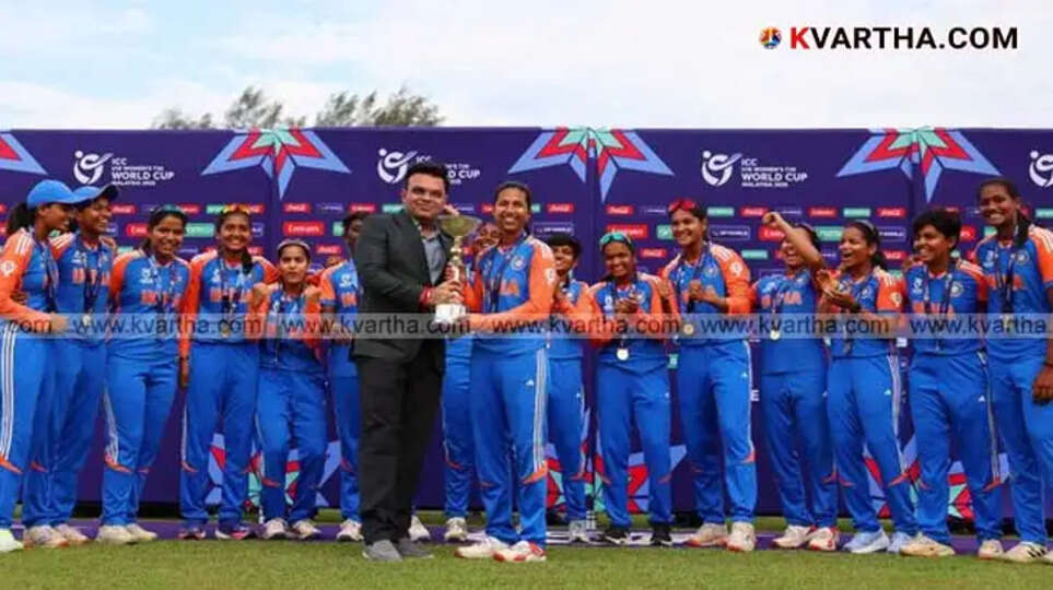  India U19 women's cricket team celebrates their victory in the U19 T20 World Cup.