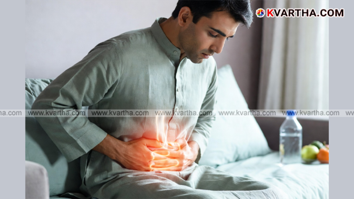 A doctor explaining the symptoms of colorectal cancer using a digital screen.