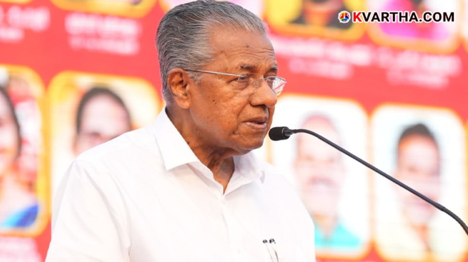  Pinarayi Vijayan addressing press conference in Thiruvananthapuram