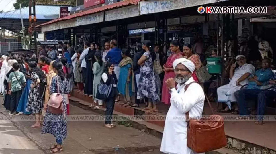 Private buses stopped due to strike in Taliparamba, Kerala.