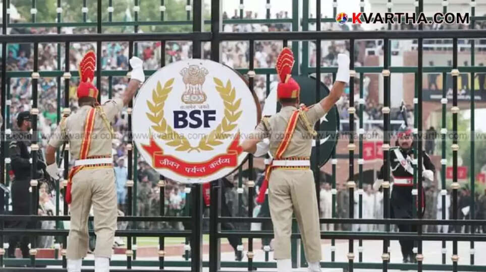 Trucks at the Attari border.