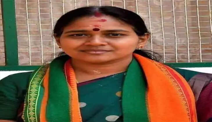 Flex board of Sobha Surendran burnt near Palakkad Municipality Office