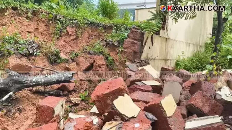  Drain near the road in Muyyam Bhrantan Kunnu, Taliparamba, where a scooter accident occurred.