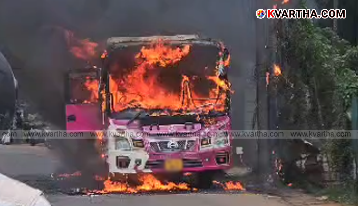 A burnt private bus on the side of a road in Kondotty, Malappuram.