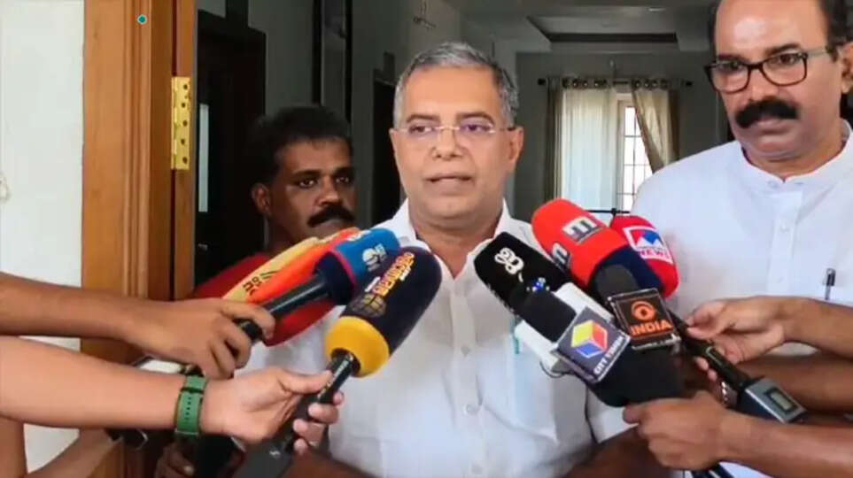 A.P. Abdullakutty speaking at a press conference in Kannur regarding Hajj pilgrimage facilities.