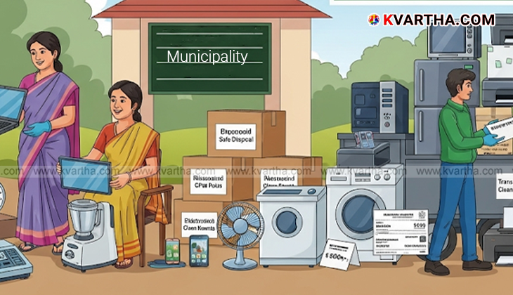 Haritha Karma Sena members collecting e-waste from a household in a Kerala municipality.