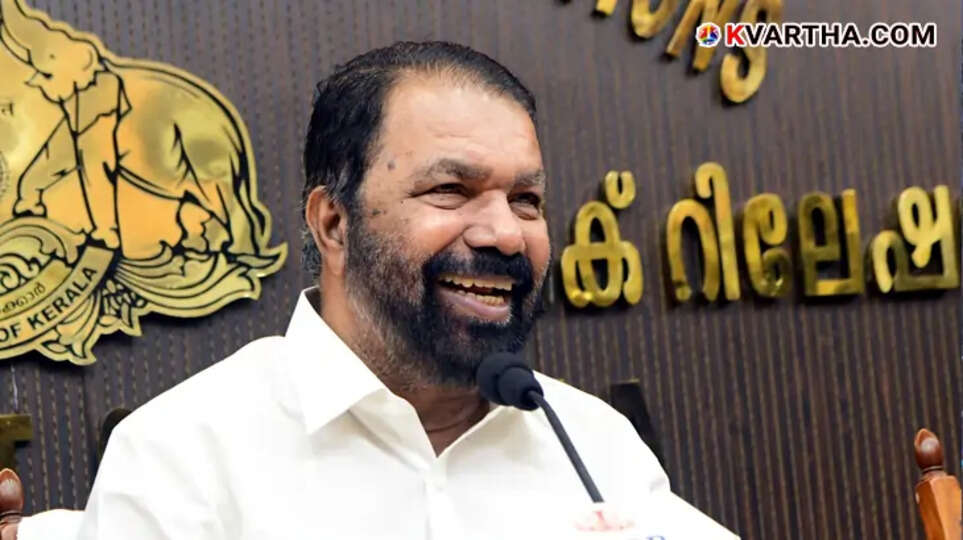 Kerala Education Minister V. Sivankutty giving a statement.