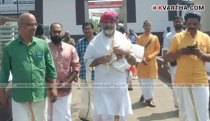 Ayodhya priest Santosh Tiwari Mahant Pandit at Taliparamba Rajarajeshwara Temple.