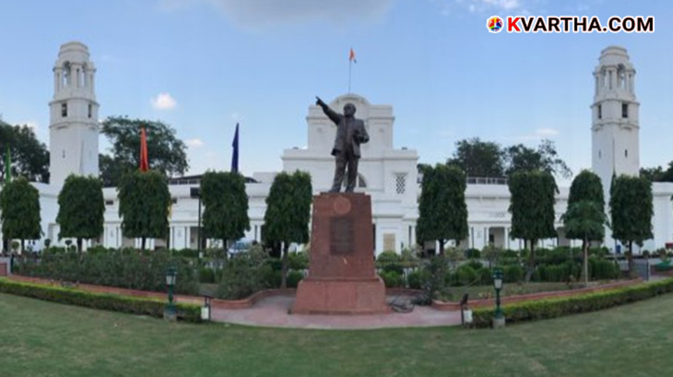 A symbolic scene of a security breach in the Delhi Assembly and ink being splattered on the Speaker's vehicle.