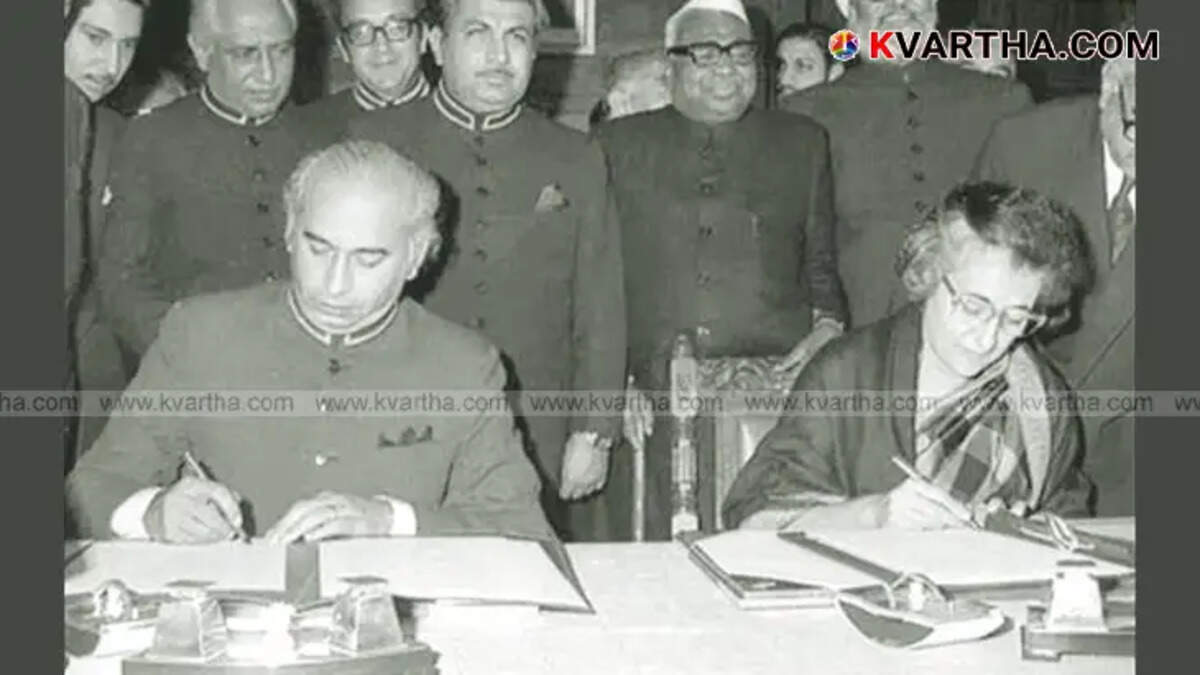 Indira Gandhi and Bhutto sign Shimla Agreement in 1972