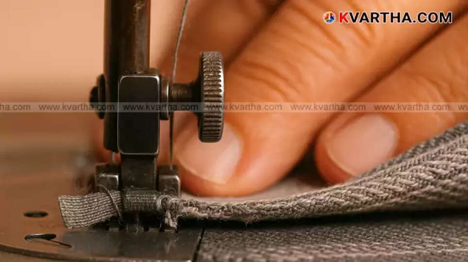 Symbolic image of a tailor shop with a sewing machine.