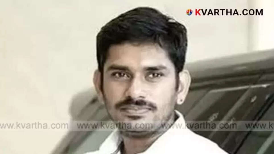 Kochi Showroom Employee Dies While Unloading Luxury Car