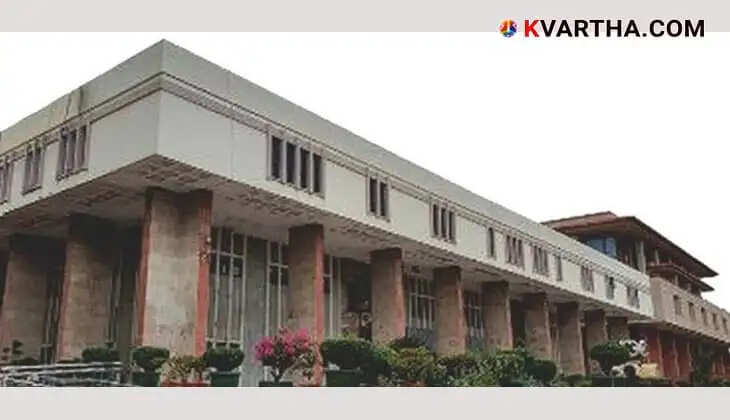 Delhi High Court: Responsible Mobile Use, Not Bans, in Schools