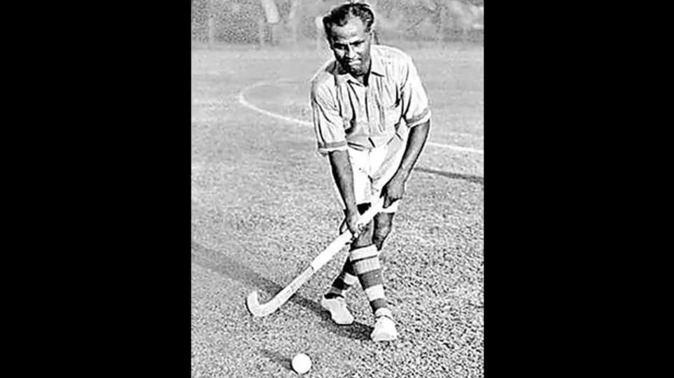 Major Dhyan Chand playing hockey