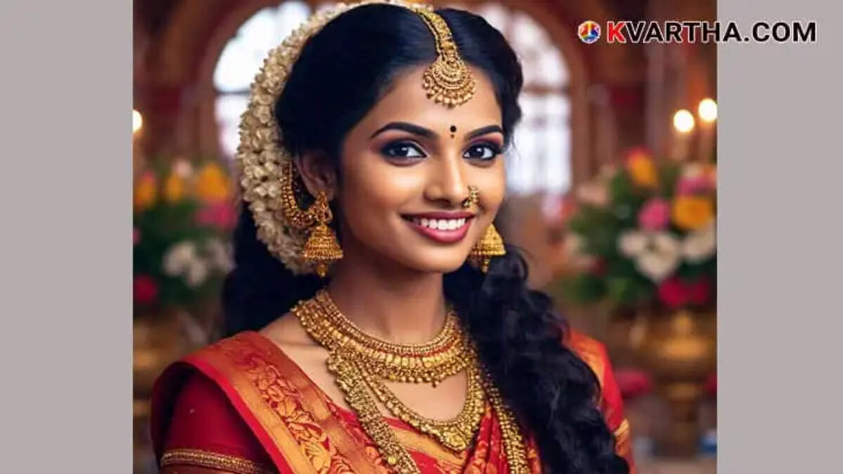  Woman wearing gold jewelry in Kerala