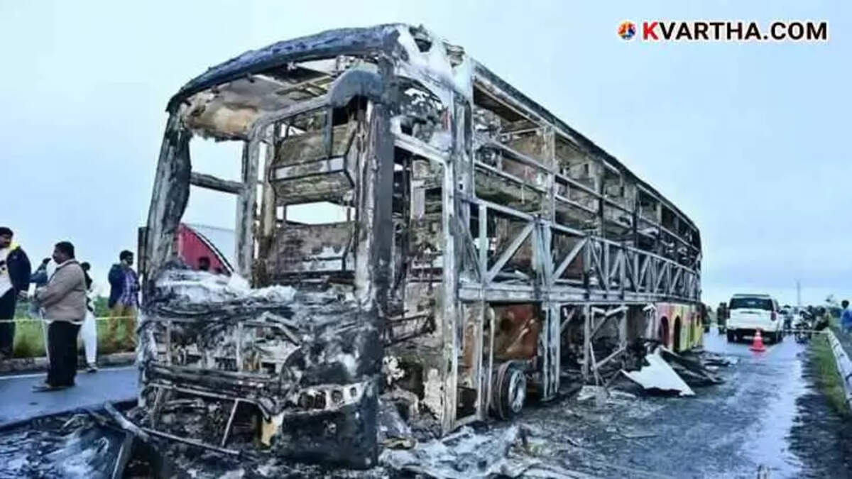 Burnt Kaveri Travels bus after the accident in Kurnool.