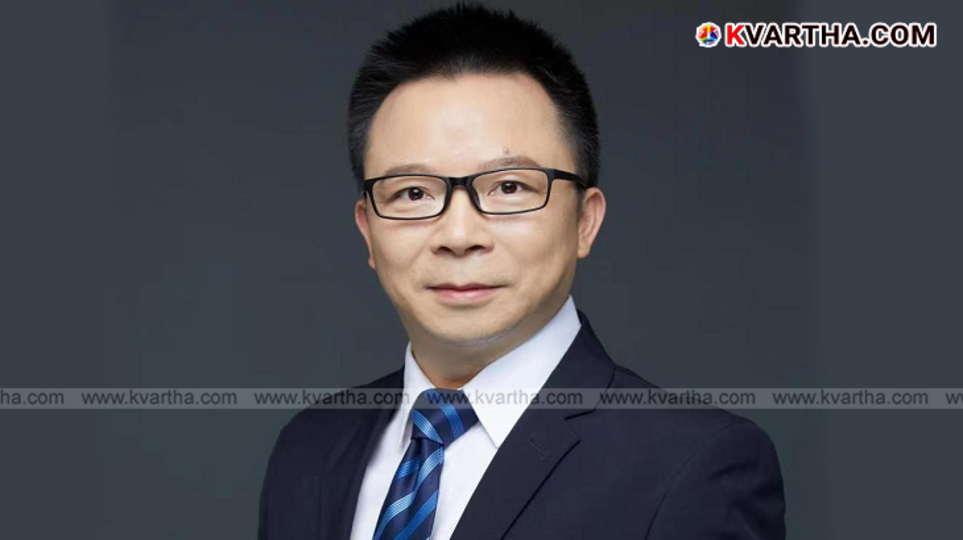 Metax founder Chen Weiliang posing confidently