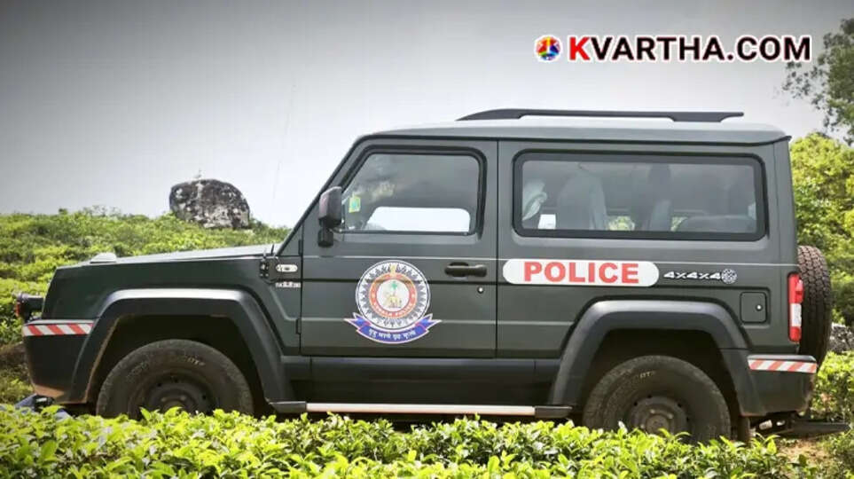 Newborn Girl Thrown Out of Hospital Window After Birth in Toilet; Attempt to Murder Case Registered Against 19-Year-Old in Harippad